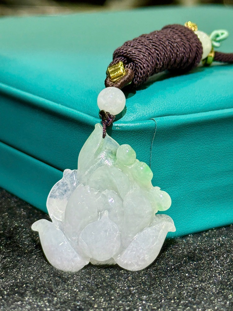 Mặt Dây Hoa Khai Phú Quý Ngọc Phỉ Thuý (Kèm giấy kiểm định)