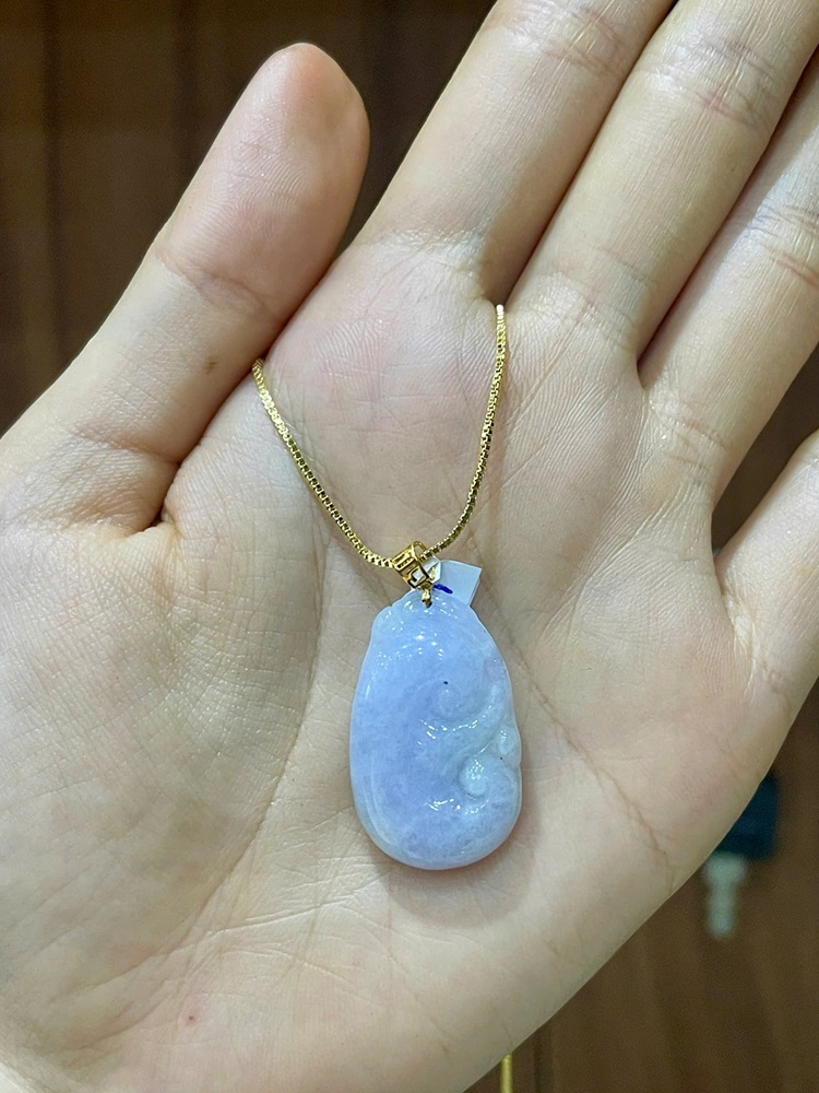 Mặt Dây Ngọc Phỉ Thuý Móc Vàng 18K