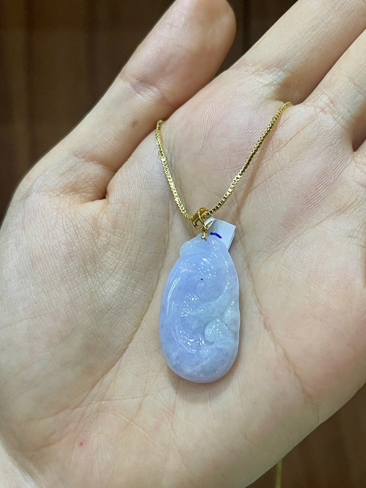 Mặt Dây Ngọc Phỉ Thuý Móc Vàng 18K