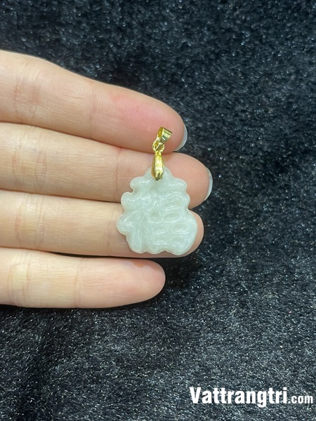 Mặt ngọc phỉ thuý chữ “Phúc” móc vàng 22mm