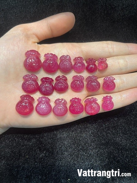 Mặt nhẫn - dây chuyền Khắc túi tiền tài lộc ngọc ruby vip