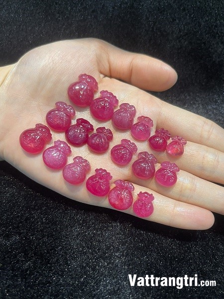 Mặt nhẫn - dây chuyền Khắc túi tiền tài lộc ngọc ruby vip