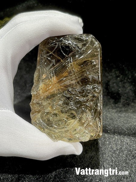 Mặt thạch anh tóc vàng chạm khắc Long quy 76mm