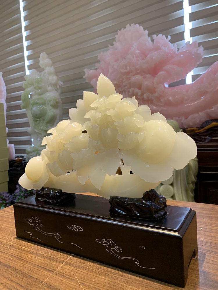 Mẫu đơn như ý ngọc onyx trắng