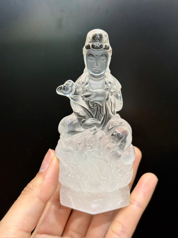 Mẹ Quan Âm Thạch Anh Trắng 10.5cm