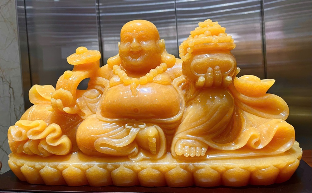 Ngài Phật Di Lặc ngồi trên túi tiền ngọc hoàng long 60cm