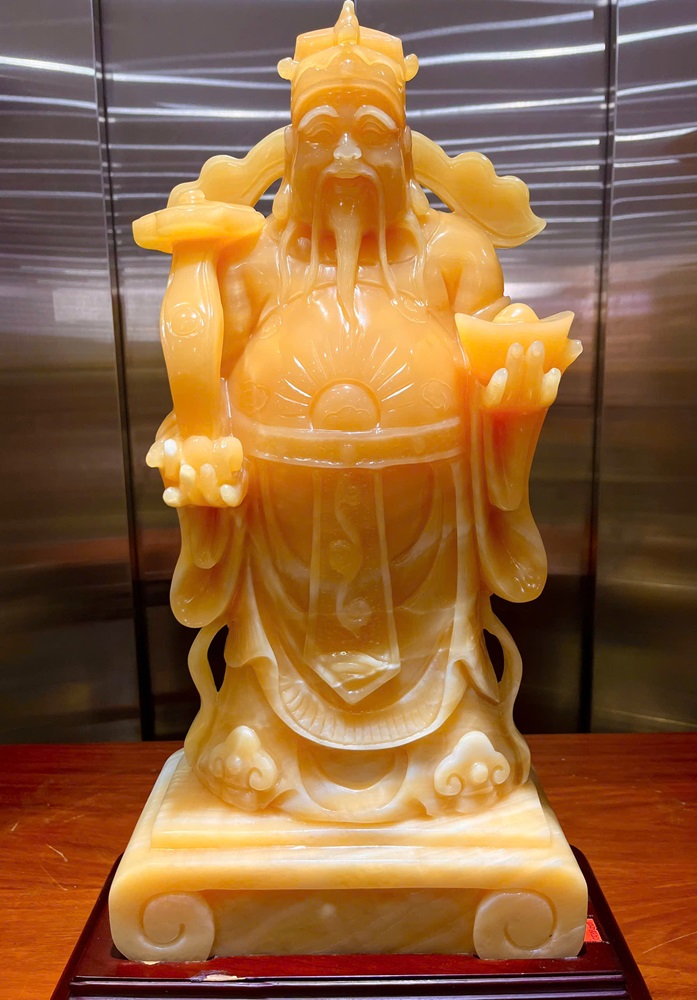 Ngài Thần Tài cầm gậy như ý ngọc hoàng long nguyên khối 76cm