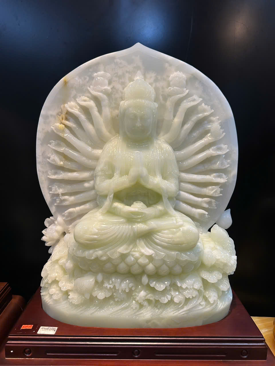 Ngài thiên thủ thiên nhãn ngọc onyx trắng 75cm