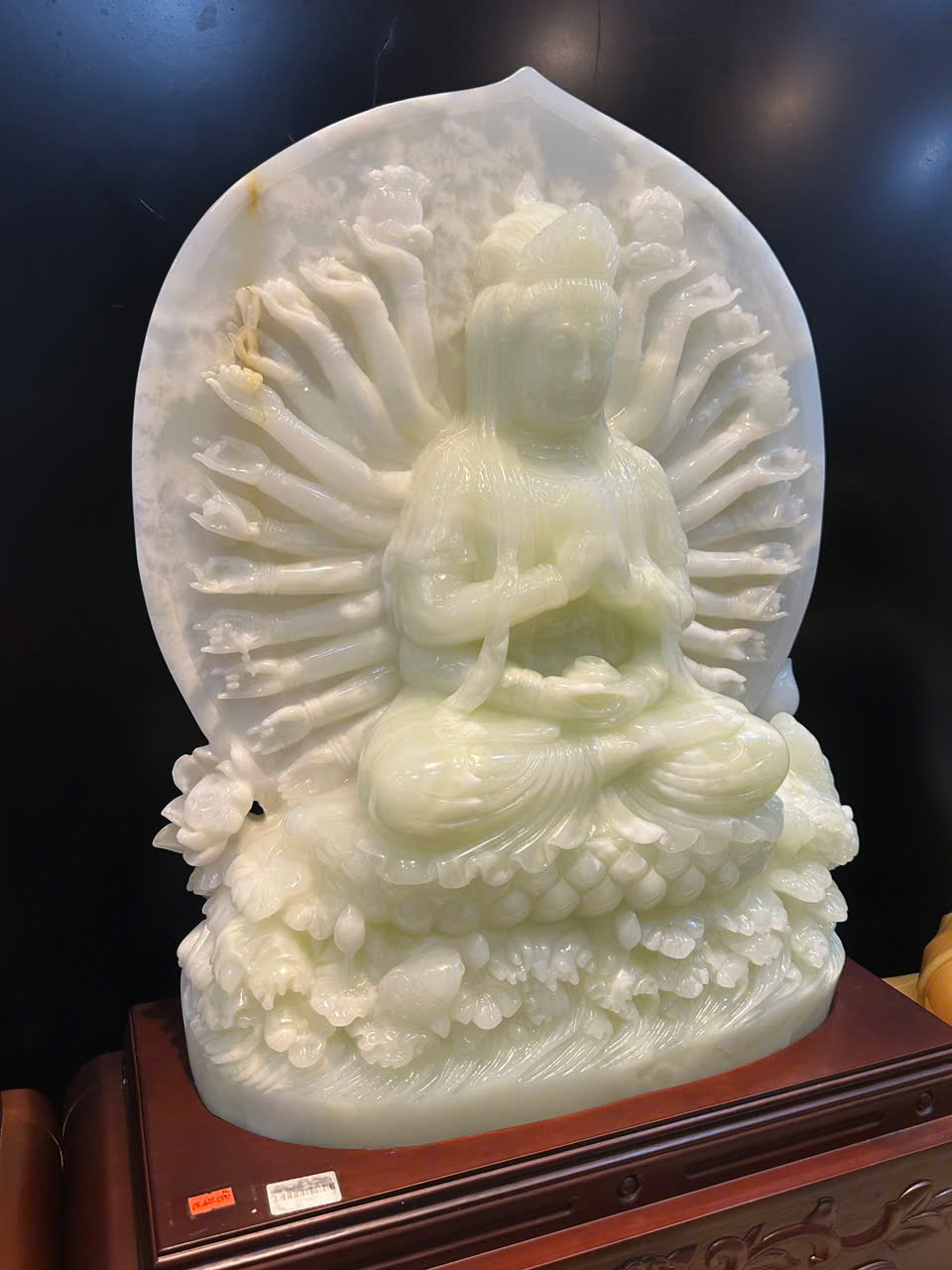 Ngài thiên thủ thiên nhãn ngọc onyx trắng 75cm