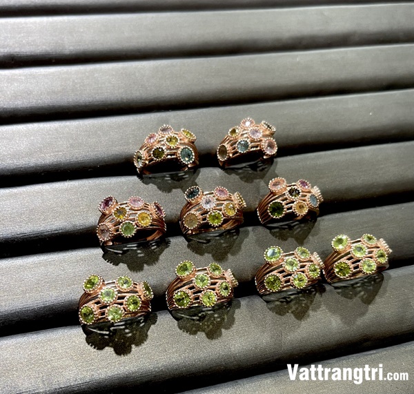 Nhẫn đính đá quý tourmaline gắn trên bạc 925