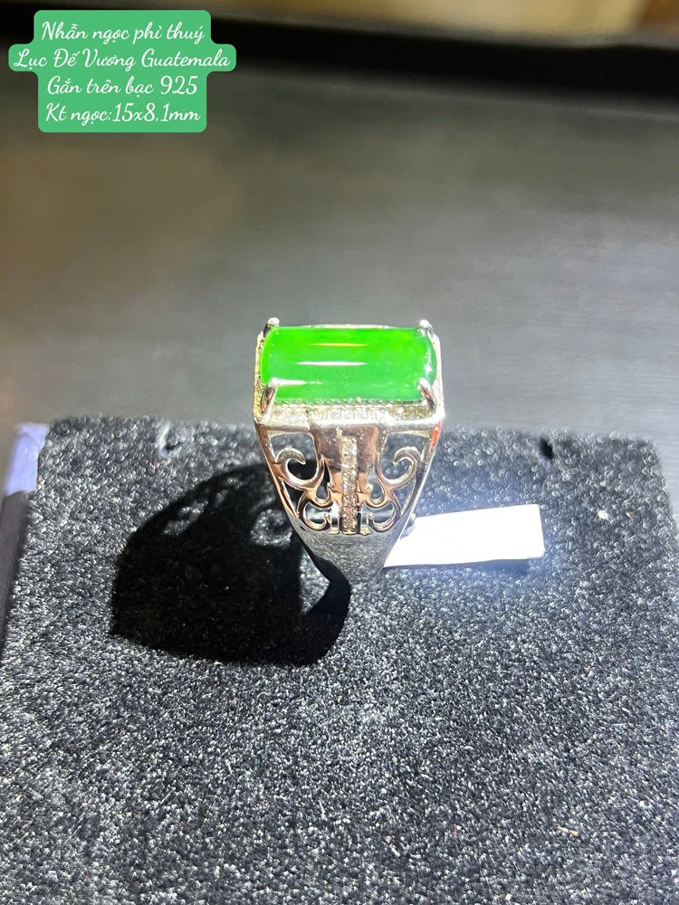 Nhẫn Ngọc Phỉ Thuý Lục Đế Vương - Kèm Giấy Kiểm Định Type A