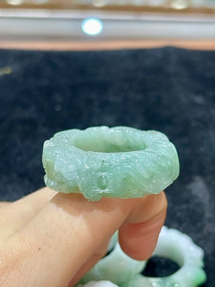 Nhẫn Ngọc Phỉ Thuý Chạm Rồng