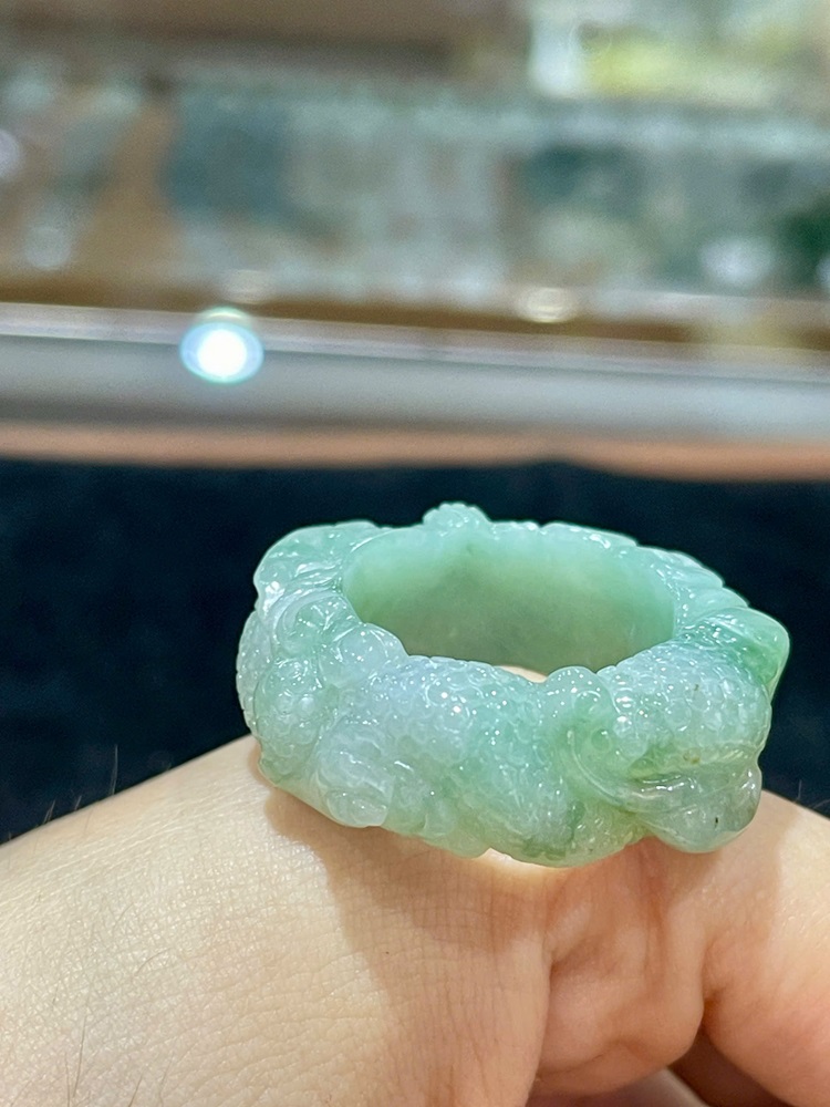 Nhẫn Ngọc Phỉ Thuý Chạm Rồng