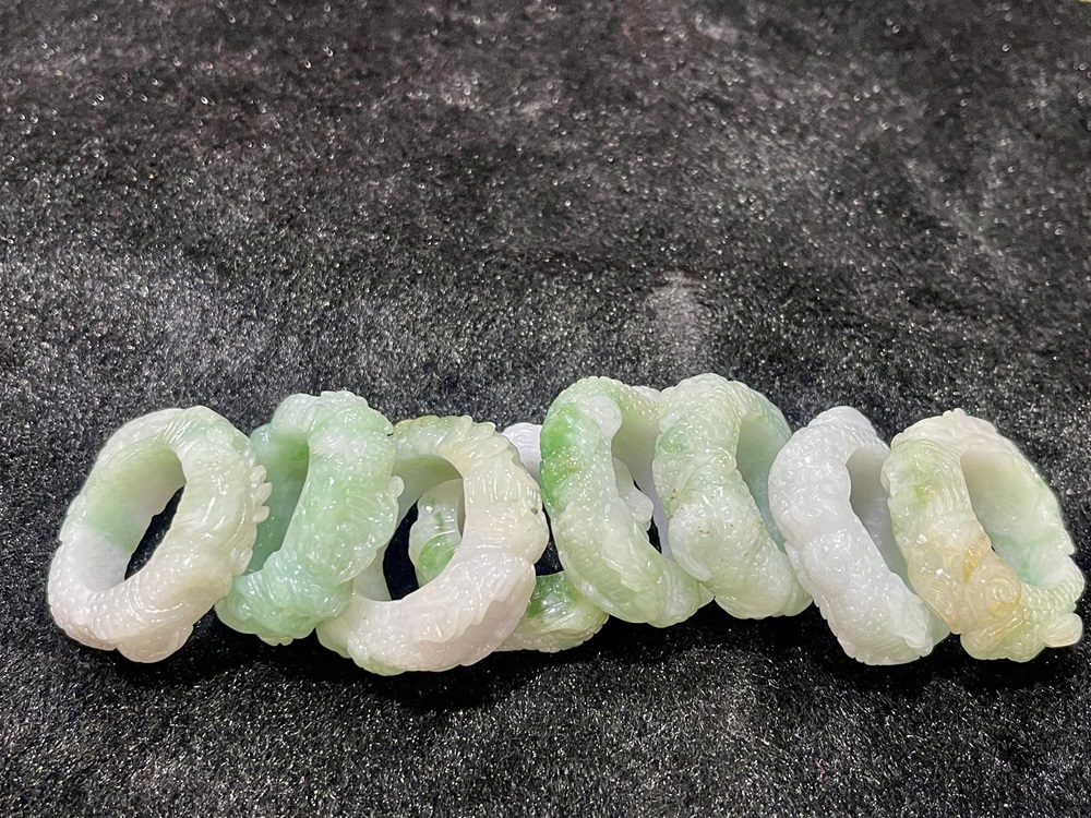 Nhẫn Ngọc Phỉ Thuý Chạm Rồng