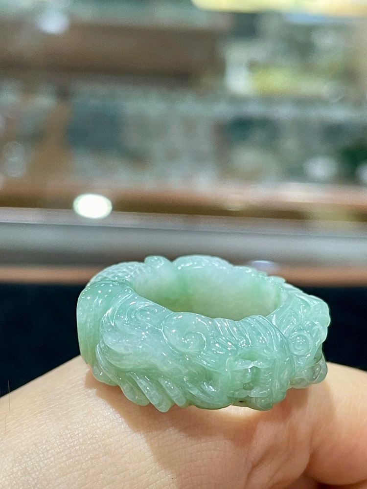 Nhẫn Ngọc Phỉ Thuý Chạm Rồng