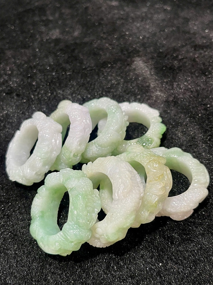 Nhẫn Ngọc Phỉ Thuý Chạm Rồng