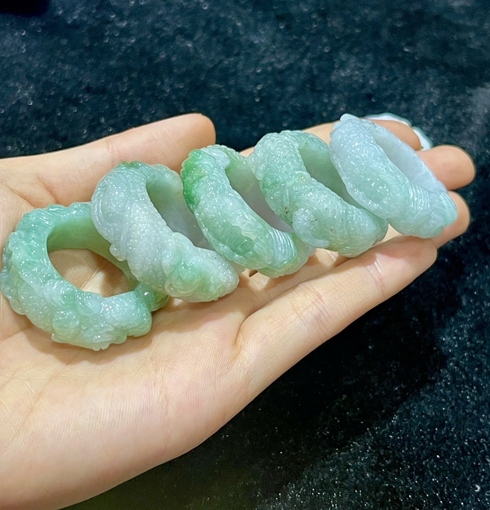 Nhẫn Ngọc Phỉ Thuý Chạm Rồng