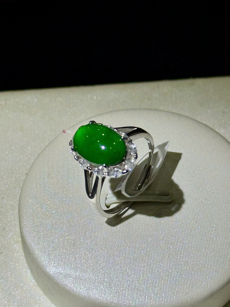 Nhẫn Ngọc Phỉ Thuý Đế Vương Lục - Kèm Giấy Kiểm Định