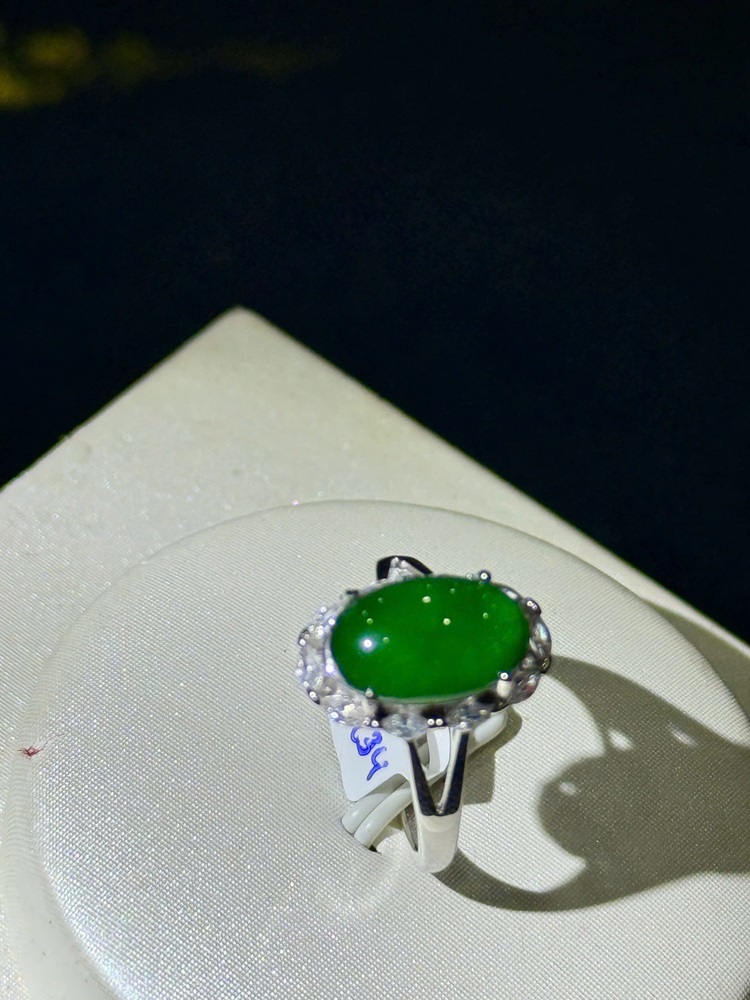 Nhẫn Ngọc Phỉ Thuý Đế Vương Lục - Kèm Giấy Kiểm Định