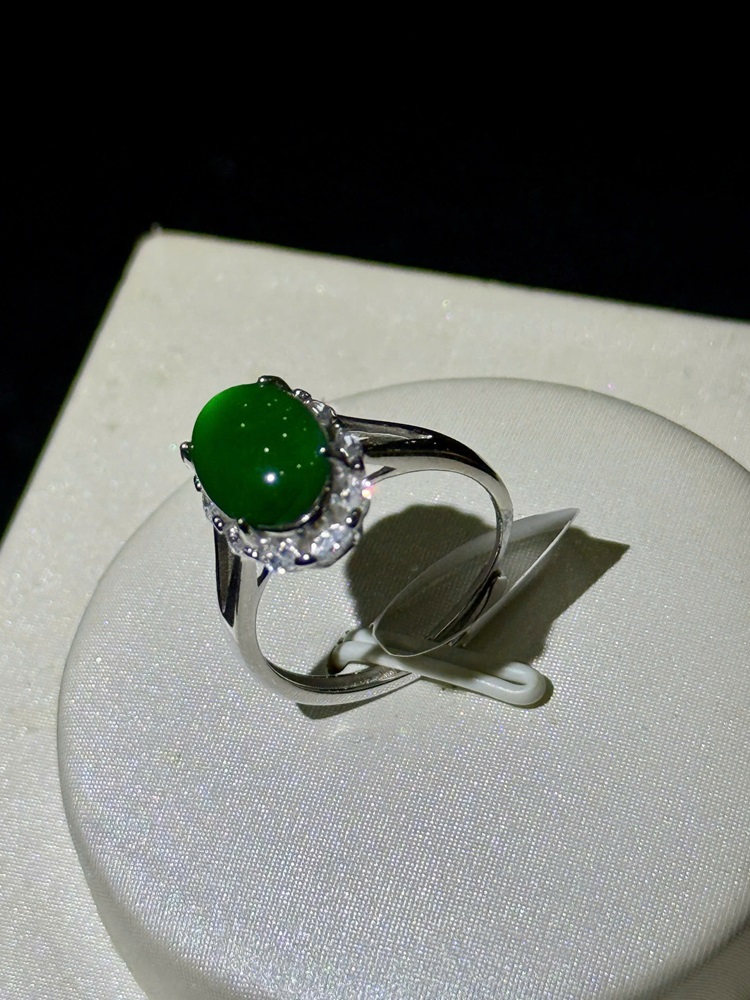 Nhẫn Ngọc Phỉ Thuý Đế Vương Lục - Kèm Giấy Kiểm Định