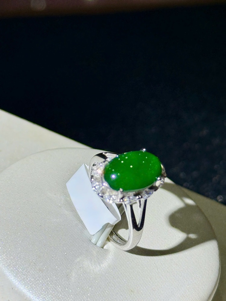 Nhẫn Ngọc Phỉ Thuý Đế Vương Lục - Kèm Giấy Kiểm Định