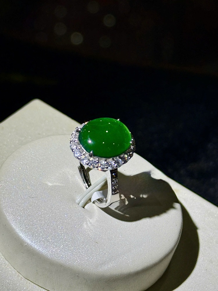 Nhẫn Ngọc Phỉ Thuý Lục Đế Vương - Kèm Giấy Kiểm Định Type A