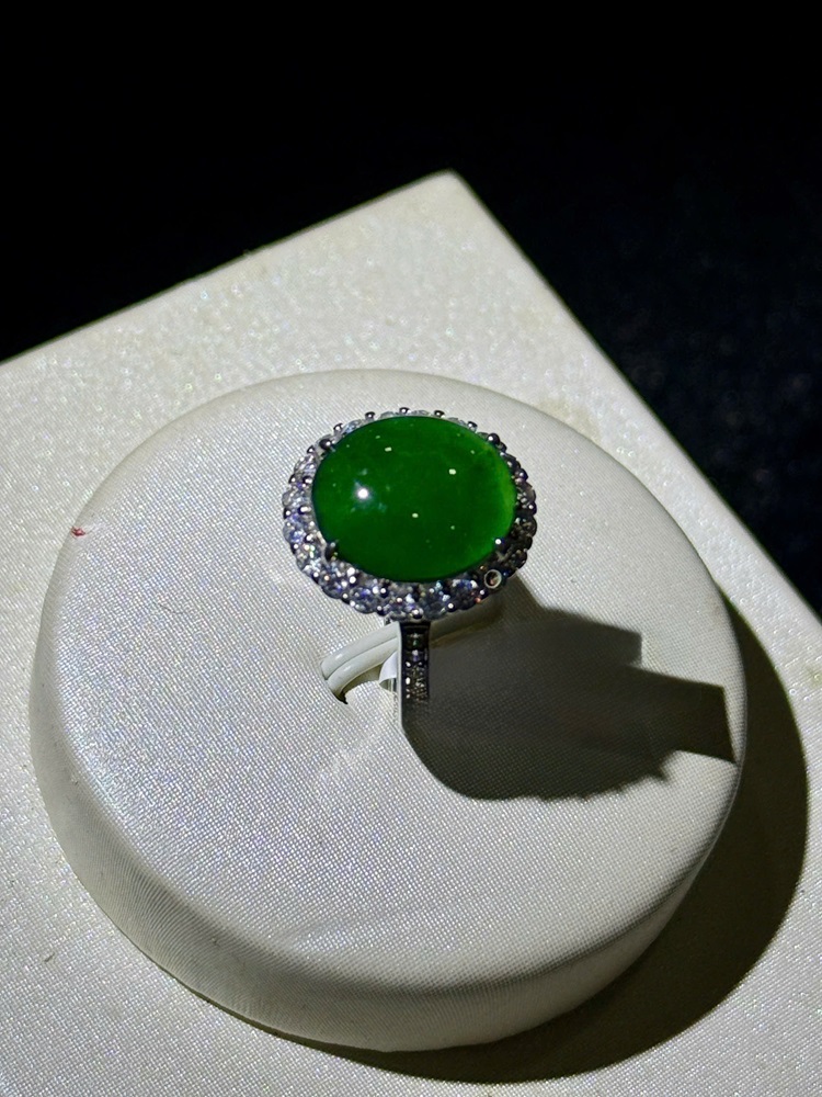 Nhẫn Ngọc Phỉ Thuý Lục Đế Vương - Kèm Giấy Kiểm Định Type A