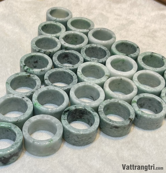 Nhẫn trơn đá ngọc phỉ thuý đeo ngón cái 21mm