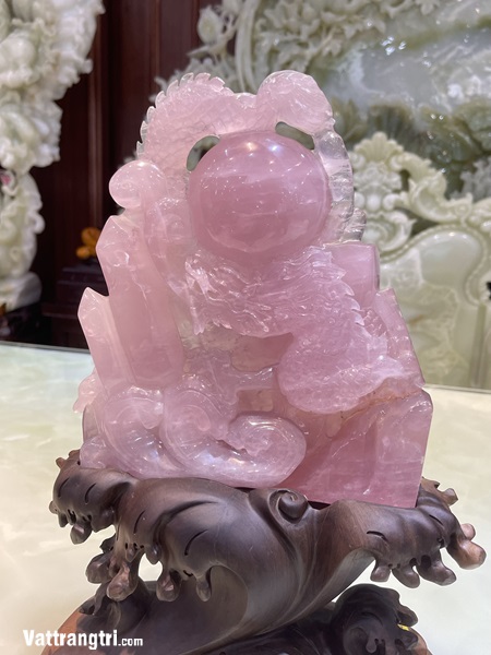 Nhất long vờn ngọc Thạch anh hồng 25cm