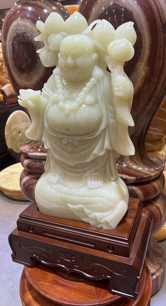 Ông di lặc mang đào tiên ngọc onyx xanh 66cm