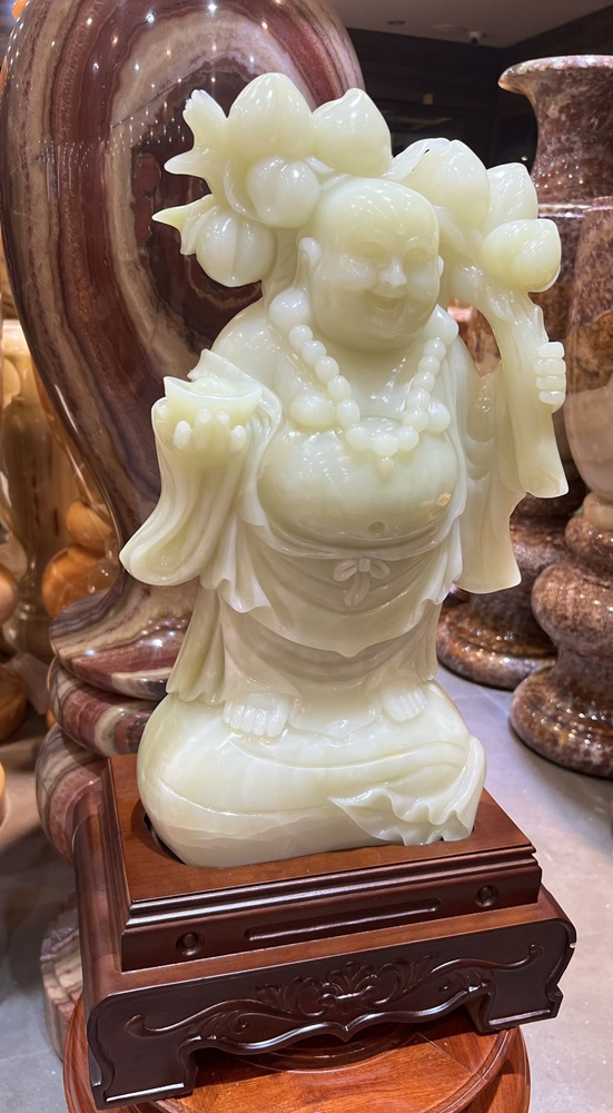 Ông di lặc mang đào tiên ngọc onyx xanh 66cm