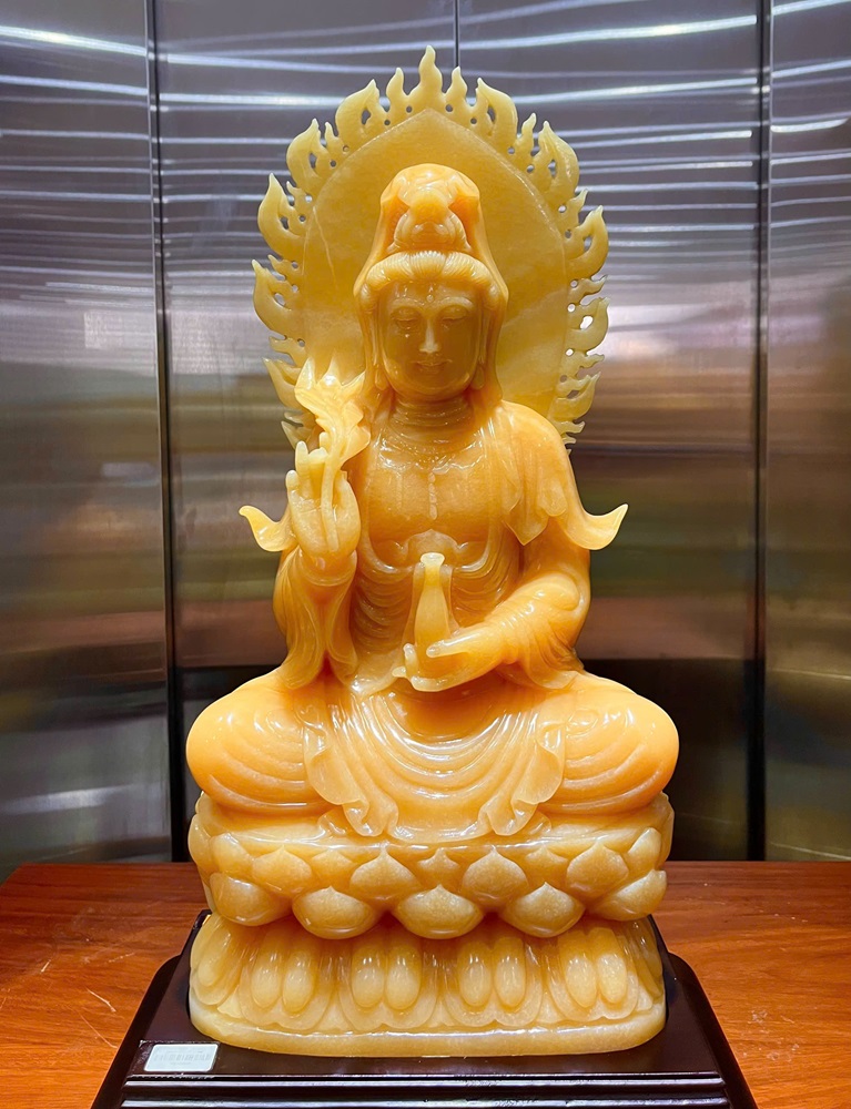 Phật Bà Quan Âm tọa sen ngọc hoàng long 73cm