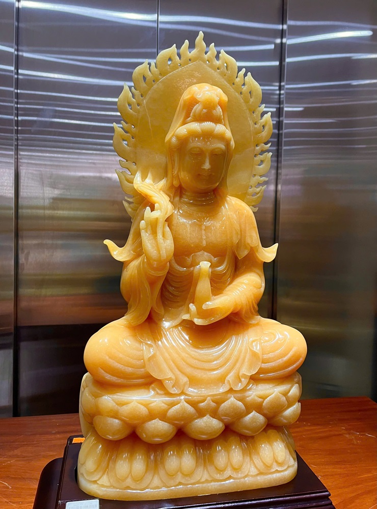 Phật Bà Quan Âm tọa sen ngọc hoàng long 73cm