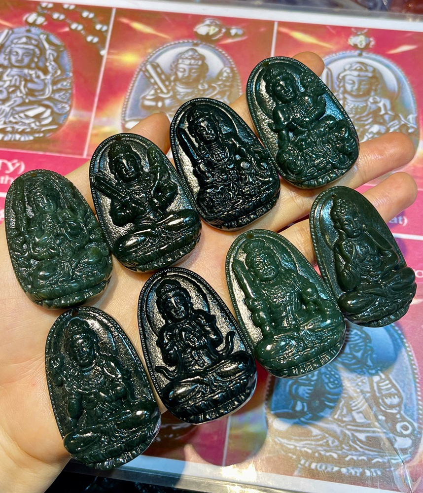 Phật Bản Mệnh Ngọc Bích Xanh