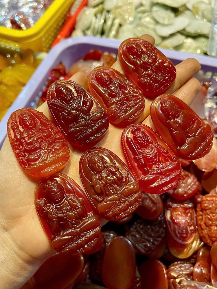 Phật Bản Mệnh Ngọc Mã Não Đỏ