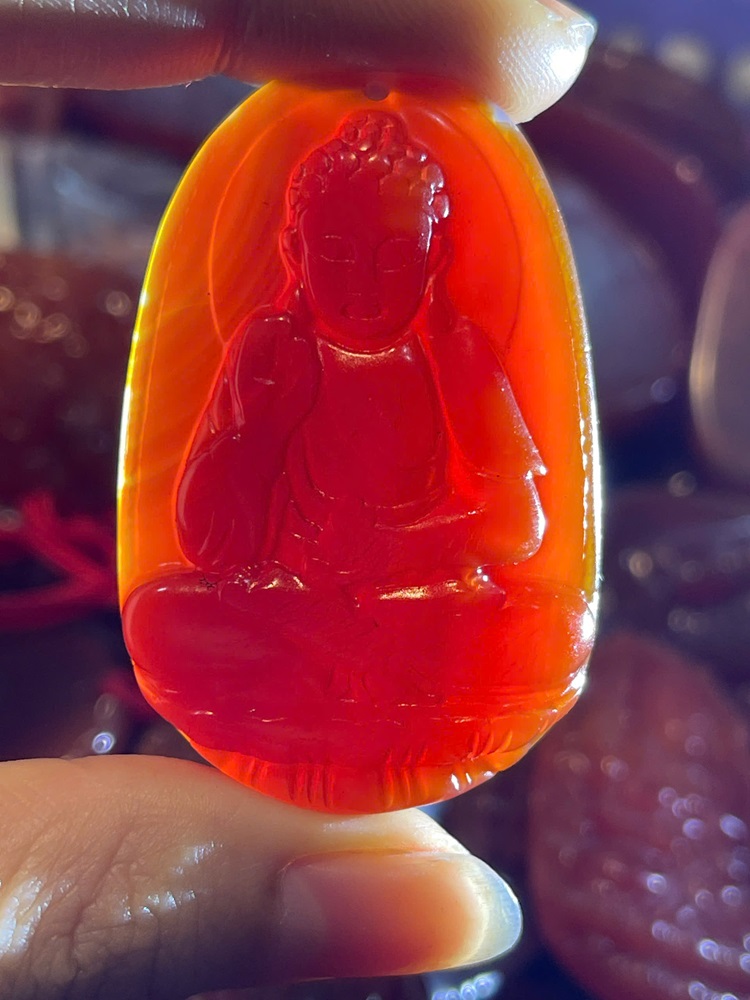 Phật Bản Mệnh Ngọc Mã Não Đỏ