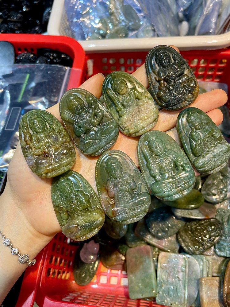 Phật Bản Mệnh Ngọc Mã Não Rêu