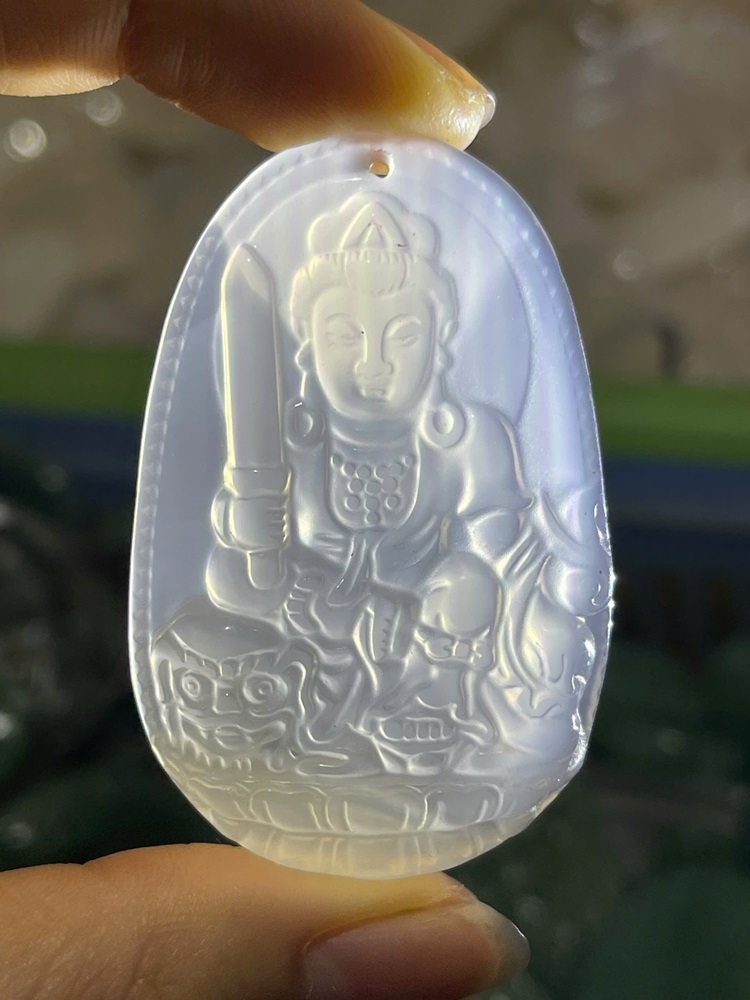 Phật Bản Mệnh Ngọc Mã Não Trắng