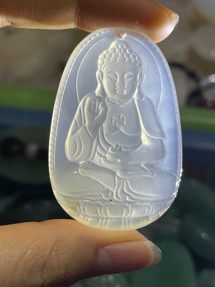Phật Bản Mệnh Ngọc Mã Não Trắng