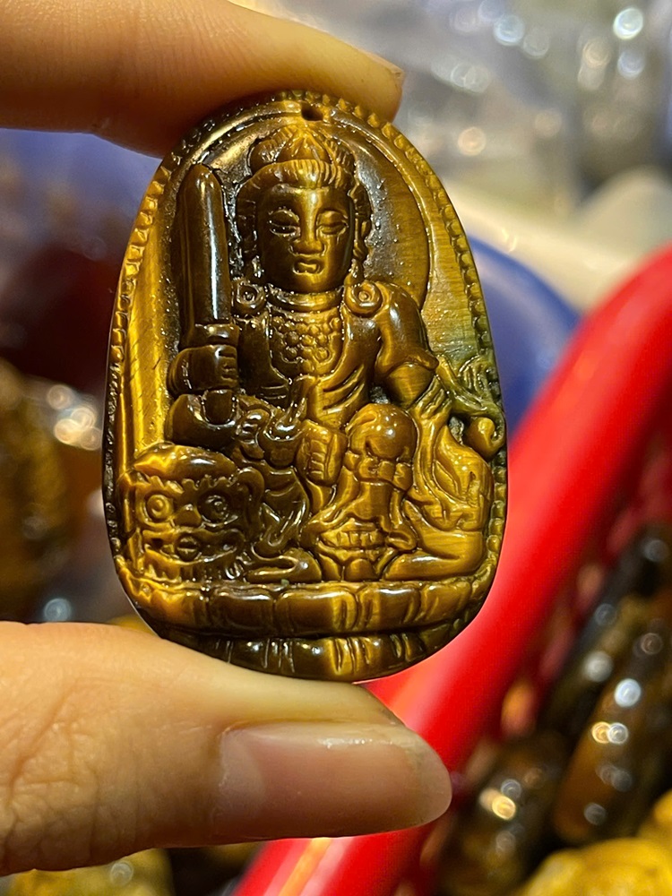 Phật Bản Mệnh Ngọc Mắt Hổ