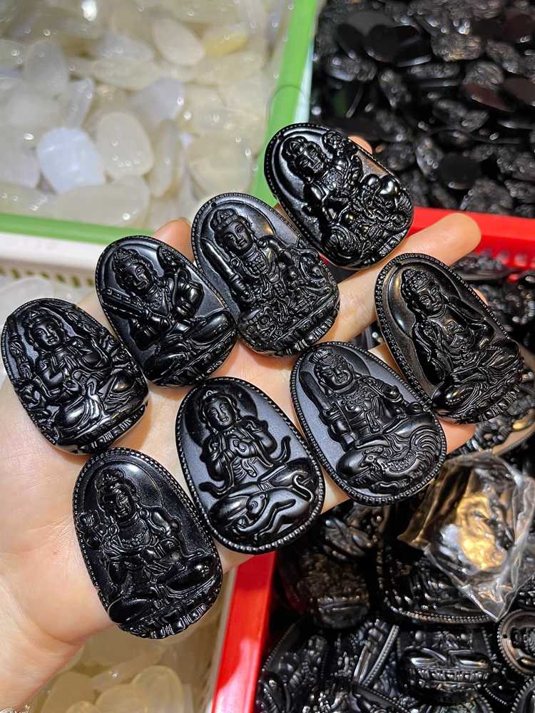 Phật Bản Mệnh Ngọc Onyx Đen