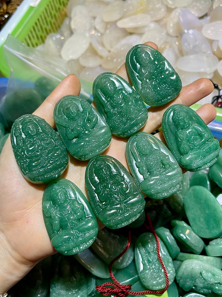 Phật Bản Mệnh Thạch Anh Xanh