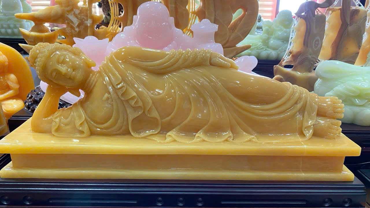 Phật Niết Bàn ngọc Hoàng long 70cm