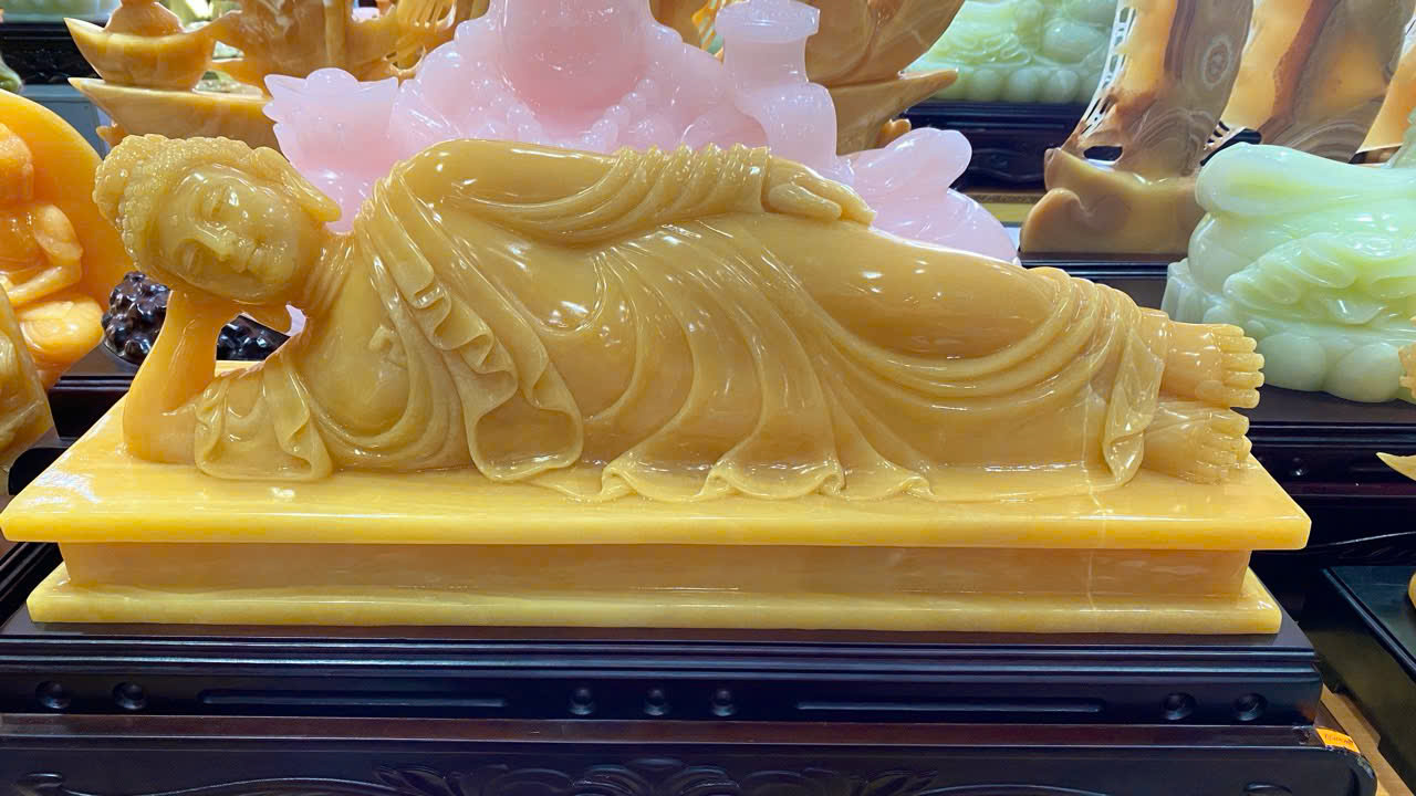 Phật Niết Bàn ngọc Hoàng long 70cm