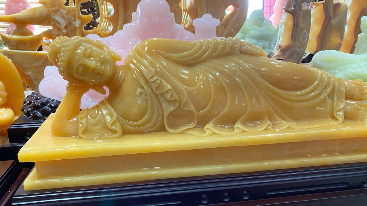 Phật Niết Bàn ngọc Hoàng long 70cm