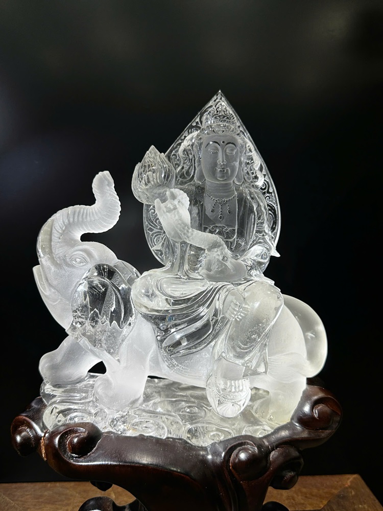 Phật Phổ Hiền Bồ Tát Cưỡi Voi Thạch Anh Trắng