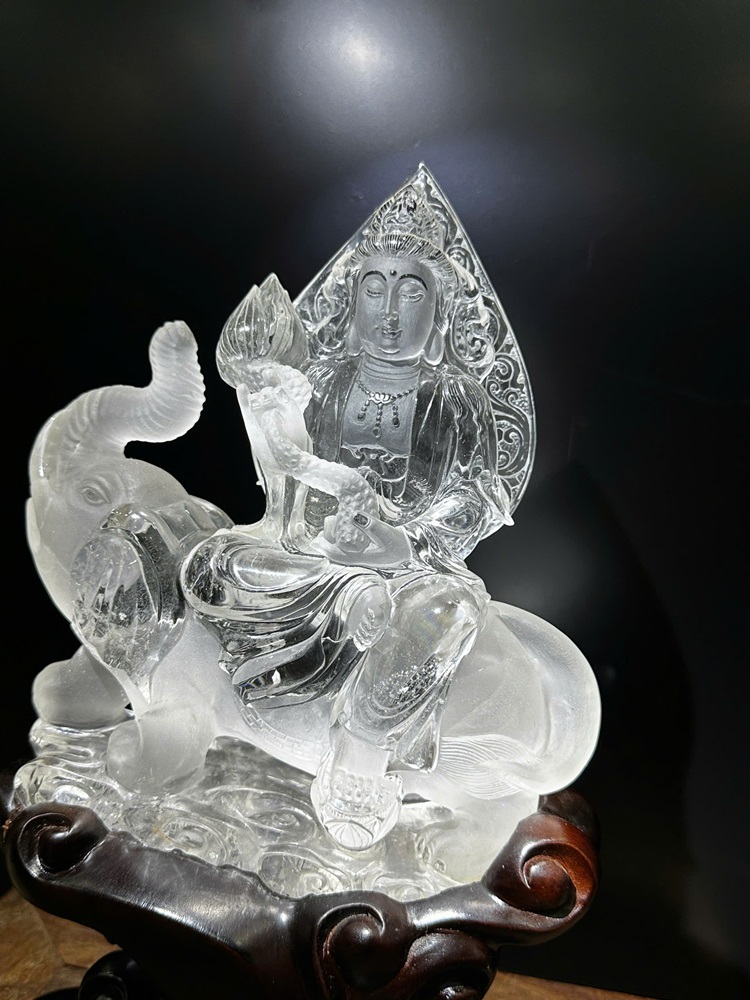 Phật Phổ Hiền Bồ Tát Cưỡi Voi Thạch Anh Trắng