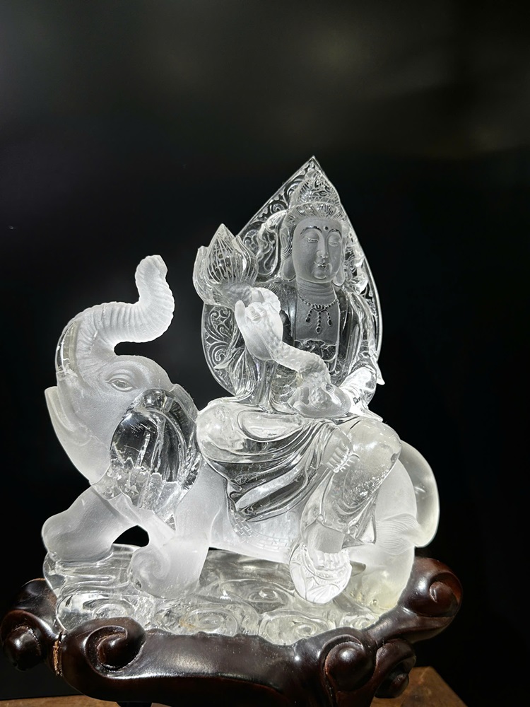 Phật Phổ Hiền Bồ Tát Cưỡi Voi Thạch Anh Trắng