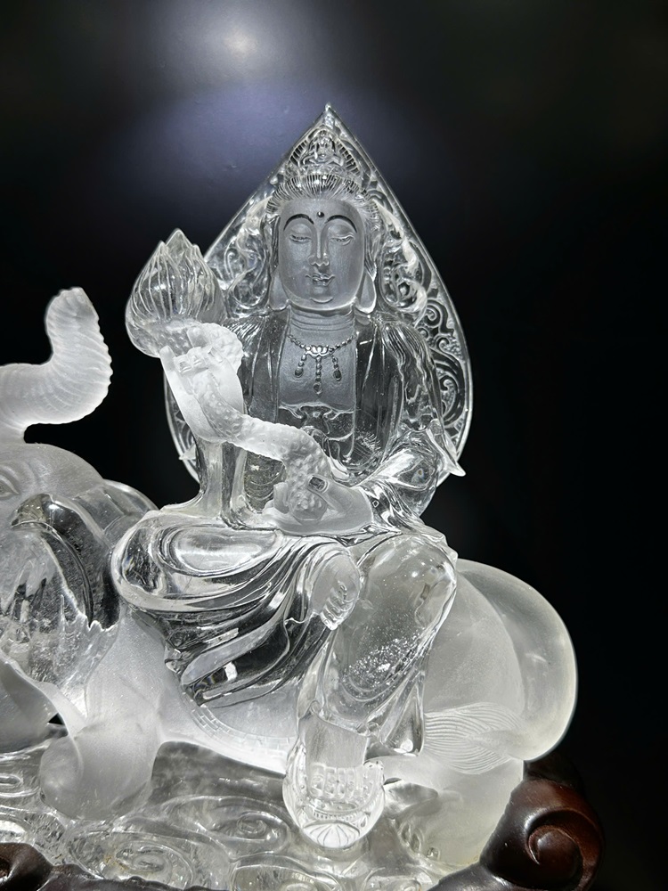 Phật Phổ Hiền Bồ Tát Cưỡi Voi Thạch Anh Trắng