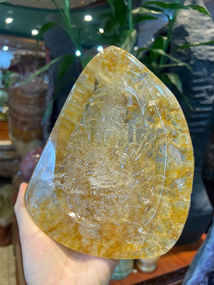 Phật Thiên Thủ Thiên Nhãn Thạch anh bao thể ưu linh